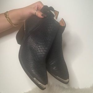 COPY - Jeffrey Campbell western boots